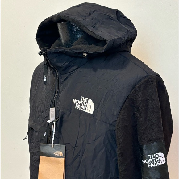 North Face Hooded Fleece with Full Zipper , Unisex - Picture 8 of 16